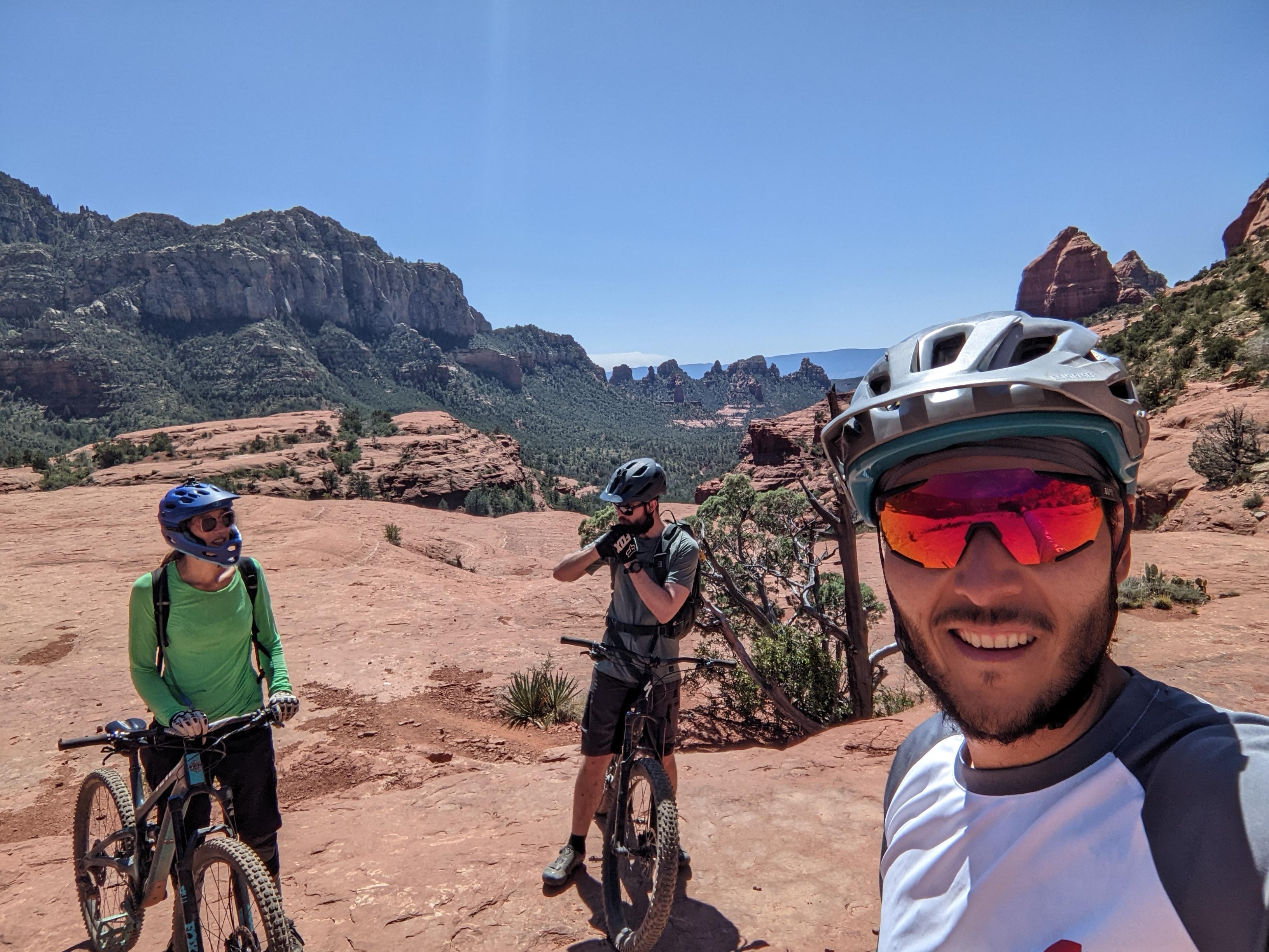 /images/sedona-more-rocks.jpg